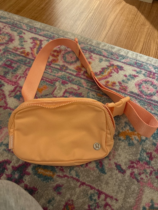lululemon athletica Handbags - Lululemon belt bag